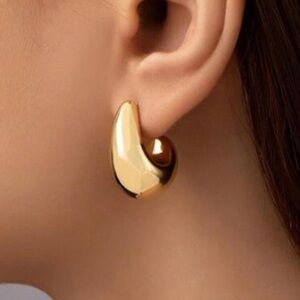 Fashionable Vintage Women's Stainless Steel Hollow Out Earrings